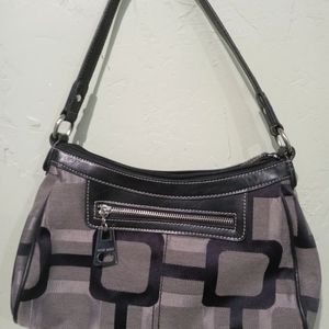 Nine West purse in black tones
